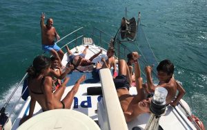 boat-excurion-job-summer-trip
